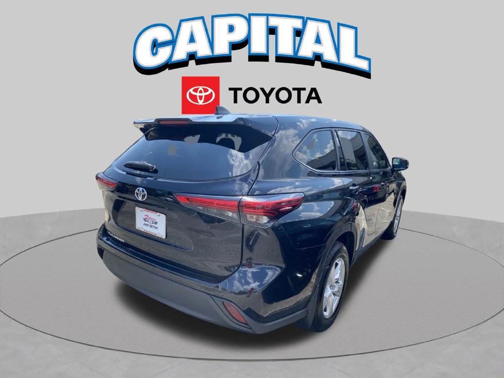 Used 2023 Toyota Highlander L FWD image 15