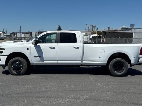 New 2026 RAM 3500 Laramie AWD/4WD image 6