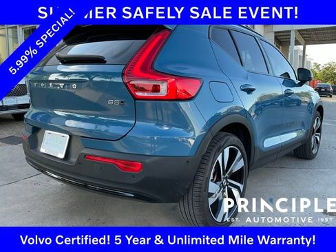 Certified 2025 Volvo XC40 B5 Ultra AWD/4WD image 11