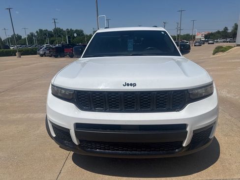 Used 2021 Jeep Grand Cherokee L Laredo AWD/4WD image 2