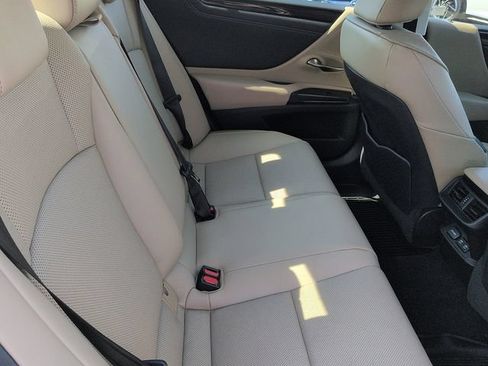 Used 2019 Lexus ES 350 w/ Premium Package FWD image 11