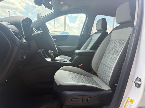 Used 2022 Chevrolet Equinox LS w/ LS Convenience Package FWD image 13