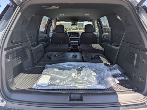 New 2026 Chevrolet Traverse LT w/ Midnight/Sport Edition AWD/4WD image 34