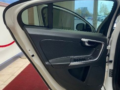 Used 2018 Volvo S60 T5 Dynamic w/ Vision Package AWD/4WD image 13