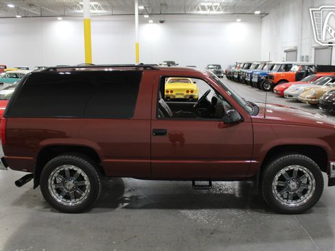 Used 1998 Chevrolet Tahoe 4WD 2-Door w/ Preferred Equipment Group 2 image 29