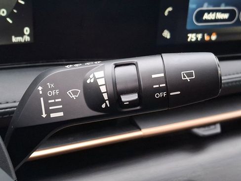 Used 2024 Nissan Ariya AWD image 23