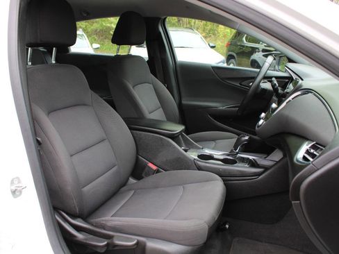Used 2018 Chevrolet Malibu LT w/ Driver Confidence Package FWD image 30