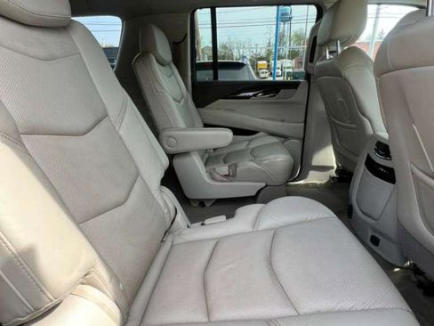 Used 2016 Cadillac Escalade ESV Luxury image 24