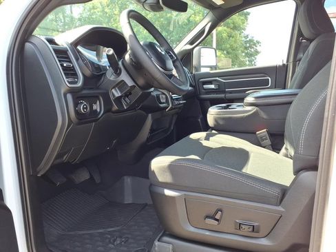Used 2025 RAM 2500 Big Horn AWD/4WD image 13