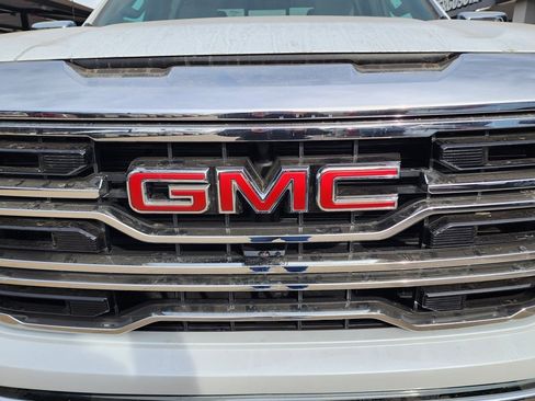 New 2026 GMC Sierra 1500 SLT w/ SLT Premium Plus Package image 10