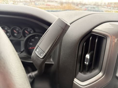 Used 2023 Chevrolet Silverado 1500 Custom image 17