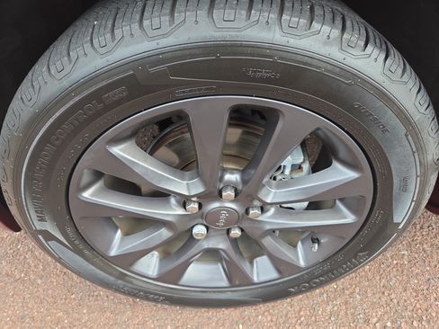 Used 2018 Jeep Grand Cherokee High Altitude AWD/4WD image 12