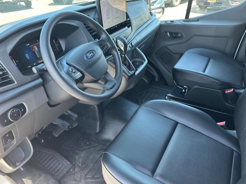 New 2026 Ford Transit 250 148 Medium Roof w/ Load Area Protection Package RWD image 11