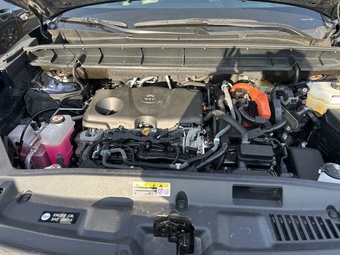 Used 2020 Toyota Highlander XLE image 31