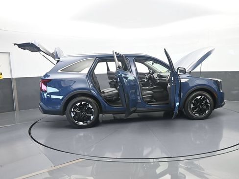 Used 2025 Kia Sorento S w/ Panoramic Sunroof Package FWD image 70