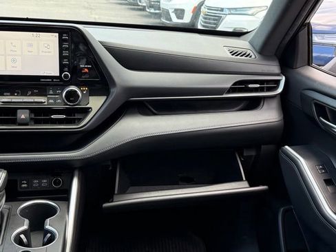 Used 2022 Toyota Highlander XSE image 27