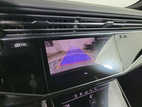 Used 2019 Audi Q8 Premium w/ Convenience Package AWD/4WD image 28