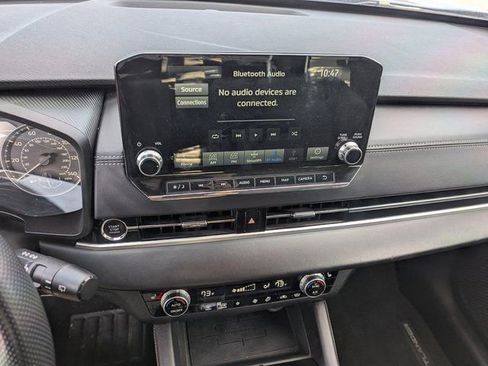 Used 2024 Mitsubishi Outlander SE image 14