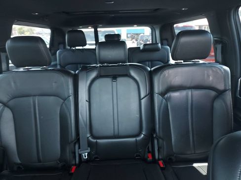 Used 2023 Jeep Wagoneer 4WD w/ Premium Group I image 13