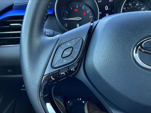 Used 2020 Toyota C-HR XLE image 18