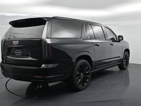Used 2026 Cadillac Escalade ESV Platinum Sport w/ LPO, ONYX Package AWD/4WD image 7