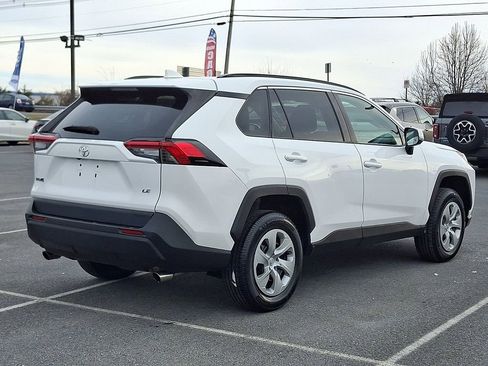 Used 2021 Toyota RAV4 LE image 6