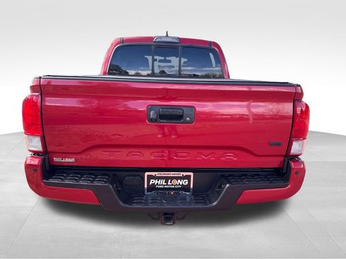 Used 2016 Toyota Tacoma TRD Off-Road AWD/4WD image 6