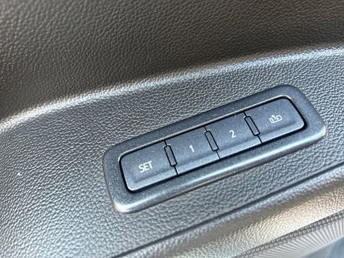 Used 2020 Chevrolet Suburban Premier AWD/4WD image 38