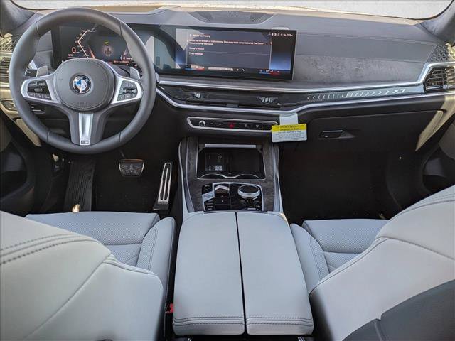 Used 2026 BMW X7 xDrive40i w/ M Sport Package AWD/4WD image 16