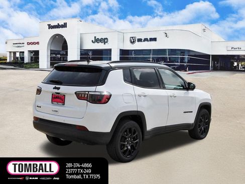 Used 2023 Jeep Compass Latitude w/ Convenience Group AWD/4WD image 7