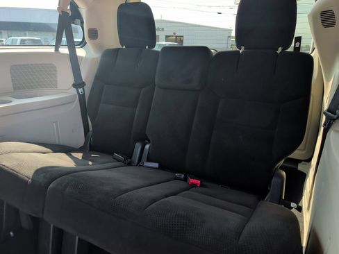 Used 2014 Dodge Grand Caravan SXT FWD image 20