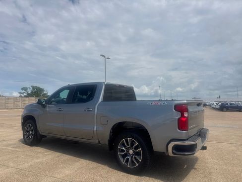 Used 2023 Chevrolet Silverado 1500 LT AWD/4WD image 14