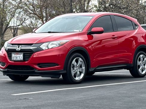 Used 2018 Honda HR-V LX image 9