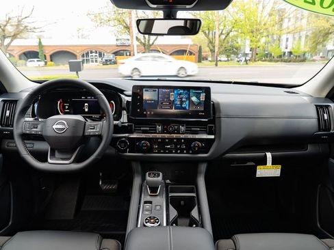New 2026 Nissan Pathfinder SL AWD/4WD image 11