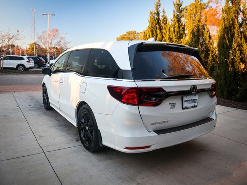 Used 2023 Honda Odyssey Sport image 8