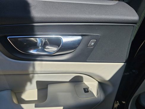 Certified 2023 Volvo XC60 B5 Plus w/ Protection Package Premier AWD/4WD image 15