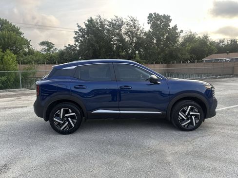 Used 2026 Nissan Kicks SV w/ SV Premium Package FWD image 3