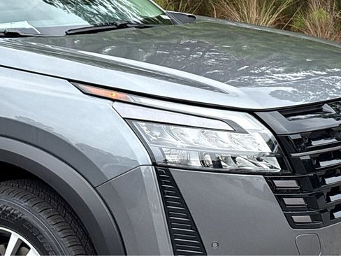 New 2026 Nissan Pathfinder SL image 26