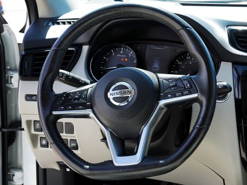 Used 2018 Nissan Rogue Sport SL AWD/4WD image 31