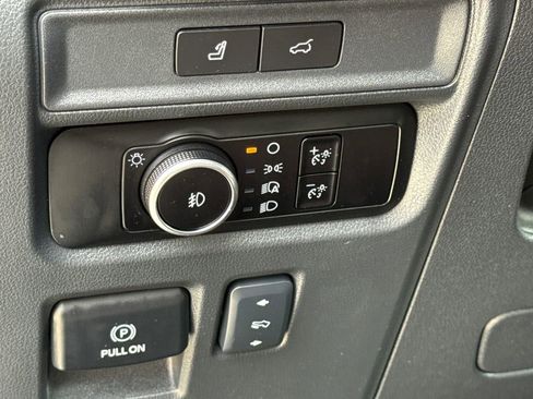 Used 2024 Ford Expedition Limited image 24