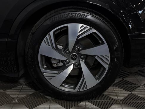 Used 2025 Audi Q6 e-tron Prestige w/ 20" Wheel Package AWD/4WD image 14