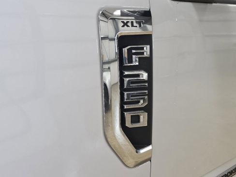 Used 2019 Ford F250 XLT image 9