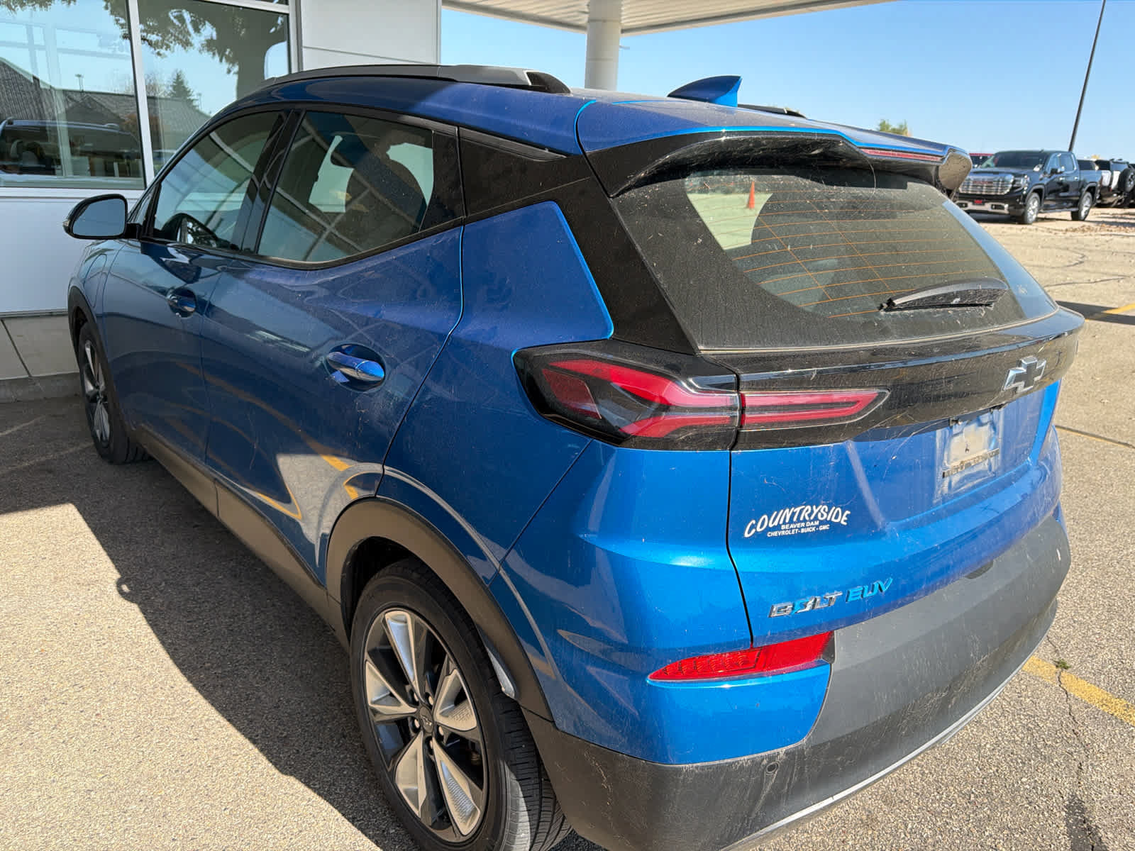 Used 2022 Chevrolet Bolt EUV LT w/ Convenience Package FWD image 5