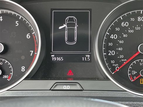 Used 2018 Volkswagen Golf SE image 31