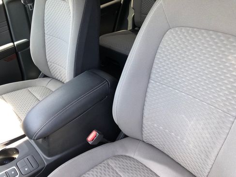 Used 2021 Ford Escape SE FWD image 19