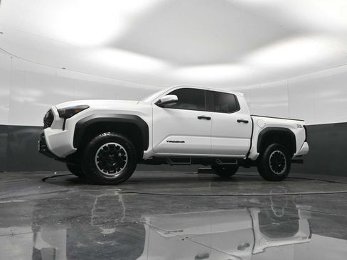 Used 2024 Toyota Tacoma TRD Off-Road w/ TRD Off Road Upgrade Package AWD/4WD image 21