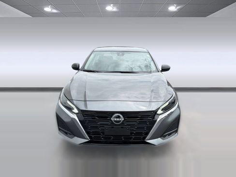 Used 2025 Nissan Altima 2.5 SV FWD image 6