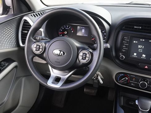 Used 2020 Kia Soul LX FWD image 22