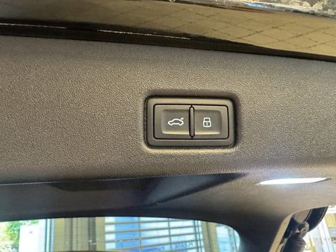 Used 2025 Audi Q5 Premium w/ Convenience Package AWD/4WD image 34