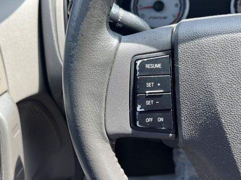 Used 2009 Ford Focus SE FWD image 8